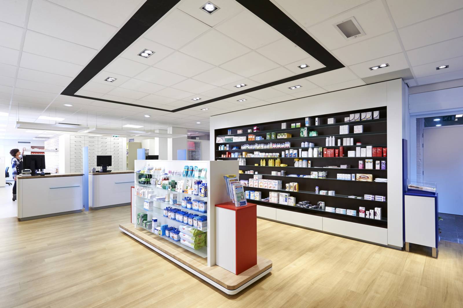 Косметика и парфюмерия, аптеки — Комплексные решения — Cross Point